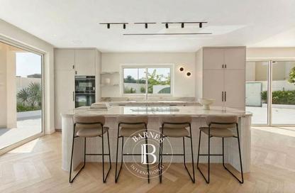 Villa - 5 Bedrooms - 6 Bathrooms for sale in Deema 1 - Deema - The Lakes - Dubai