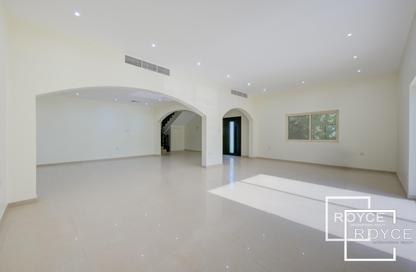 Villa - 5 Bedrooms - 6 Bathrooms for rent in Jumeirah 1 Villas - Jumeirah 1 - Jumeirah - Dubai