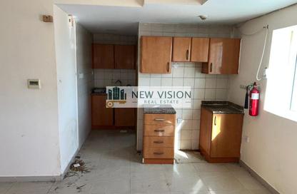 Apartment - Studio - 1 Bathroom for rent in Qasimia 10 building - Al Mahatta - Al Qasimia - Sharjah
