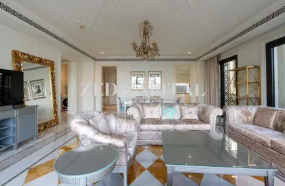 Apartment - 1 Bedroom - 2 Bathrooms for rent in Palazzo Versace - Culture Village - Dubai