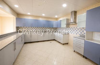 Apartment - 3 - 5 for rent in Gulf Residence - Oud Metha - Bur Dubai - Dubai
