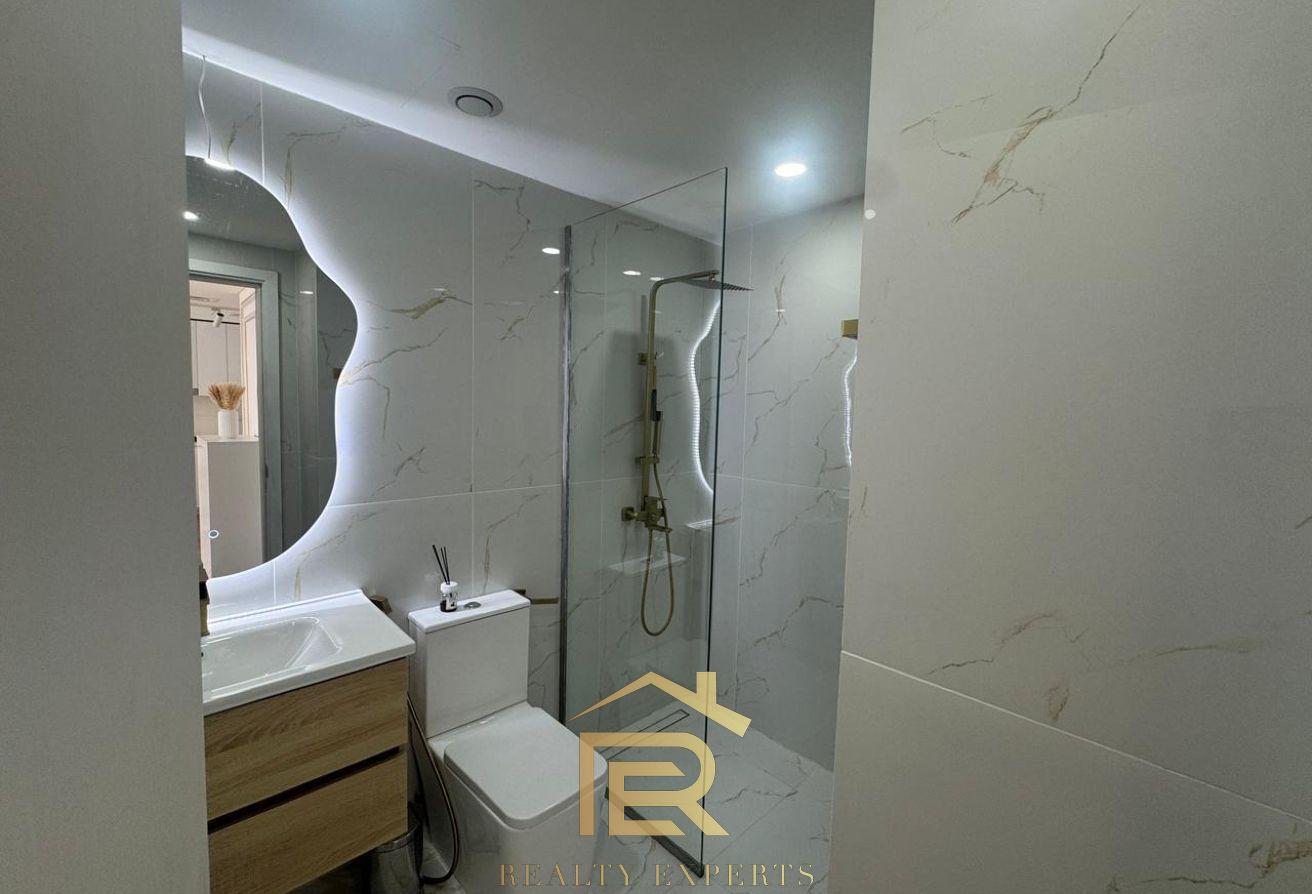 EXQUISITE 1 BED | FULLY FURNISHED | VACANT photo 9