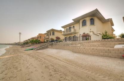 Villa - 4 Bedrooms - 5 Bathrooms for sale in Garden Homes Frond L - Garden Homes - Palm Jumeirah - Dubai