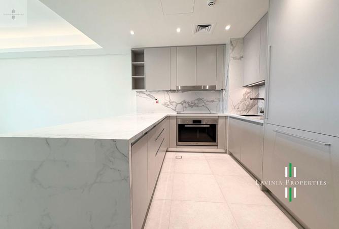 MULTIPLE CHEQUES | VACANT | FULLY-EQUIPPED KITCHEN photo 3