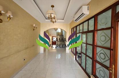 Villa - Studio - 5 for rent in Jumeirah 1 Villas - Jumeirah 1 - Jumeirah - Dubai