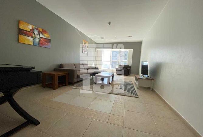 مفروش بالكامل | إطلالة على المارينا | طابق عالي