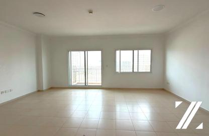 Apartment - 2 - 2 for sale in Mazaya 10B - Queue Point - Liwan - Dubai