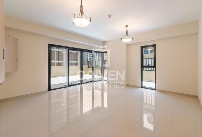 Well Kept and Bright Unit | Prime Location photo 3