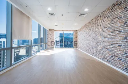 مكتب - غرفة نوم للايجار في برج تماني - الخليج التجاري - دبي