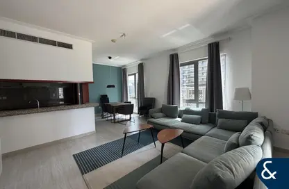 شقة - غرفة نوم - 2 حمامات للايجار في البرج الجنوبي 3 - الجناح الجنوبي - وسط مدينة دبي - دبي