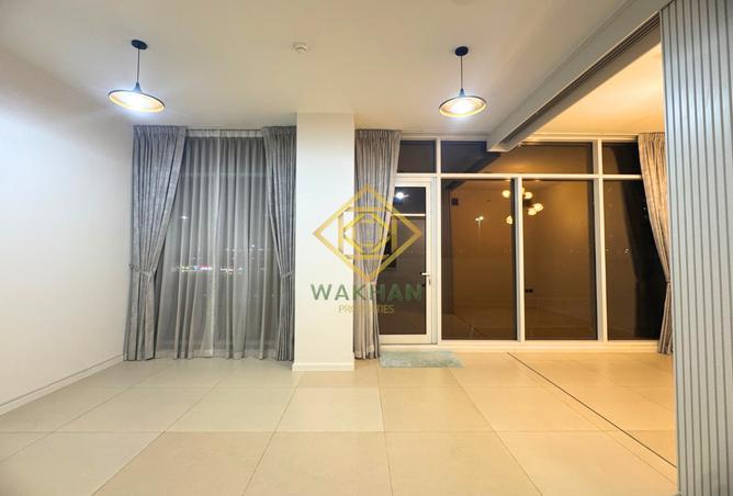 Spacious 1BR + Study | Multiple Chqs | 2 Parkings photo 3