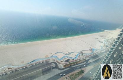 شقة - 2 غرف نوم - 3 حمامات للايجار في برج الكورنيش - طريق كورنيش عجمان - عجمان