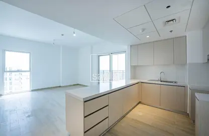 Apartment - 3 Bedrooms - 3 Bathrooms for rent in Waters Edge - Yas Island - Abu Dhabi