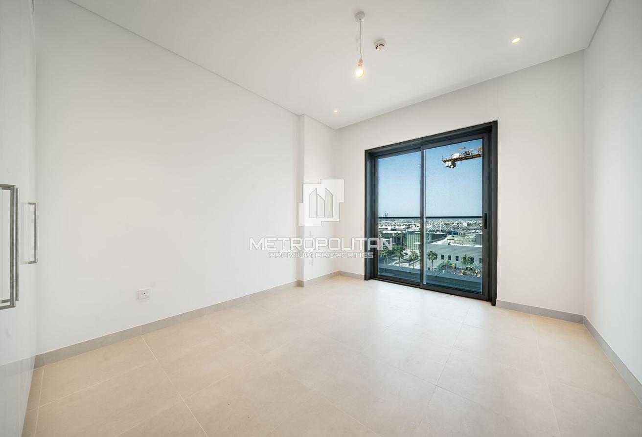 Highest Floor | Multiple Units | Community Expert photo 9