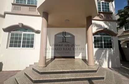 Villa - 4 Bedrooms - 6 Bathrooms for rent in Al Garhoud - Dubai