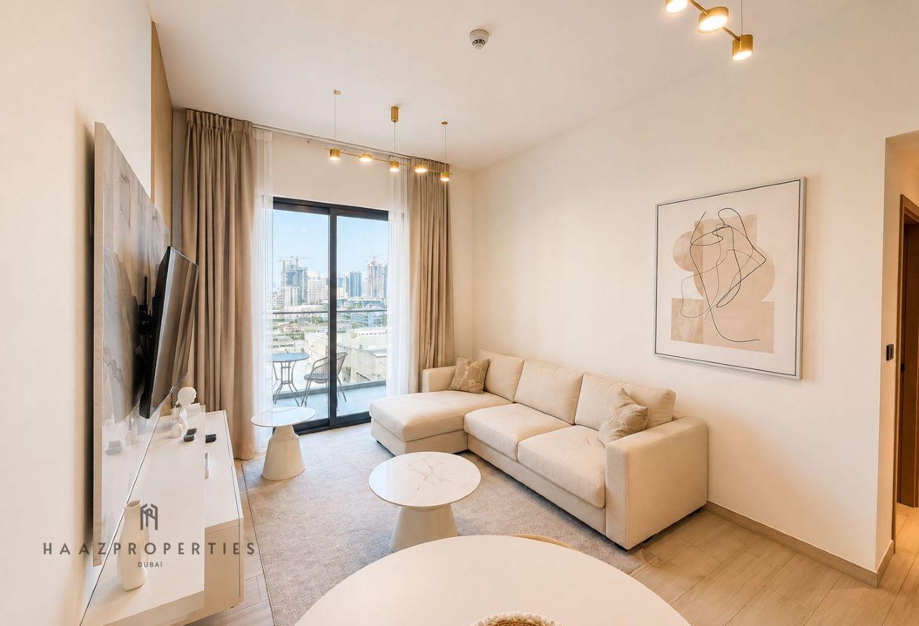 Fully Furnished | Massive Layout | Pool View photo 2