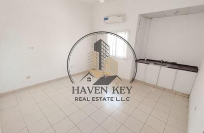 Apartment - Studio - 1 for rent in Fire Station Road - Muwaileh - Sharjah