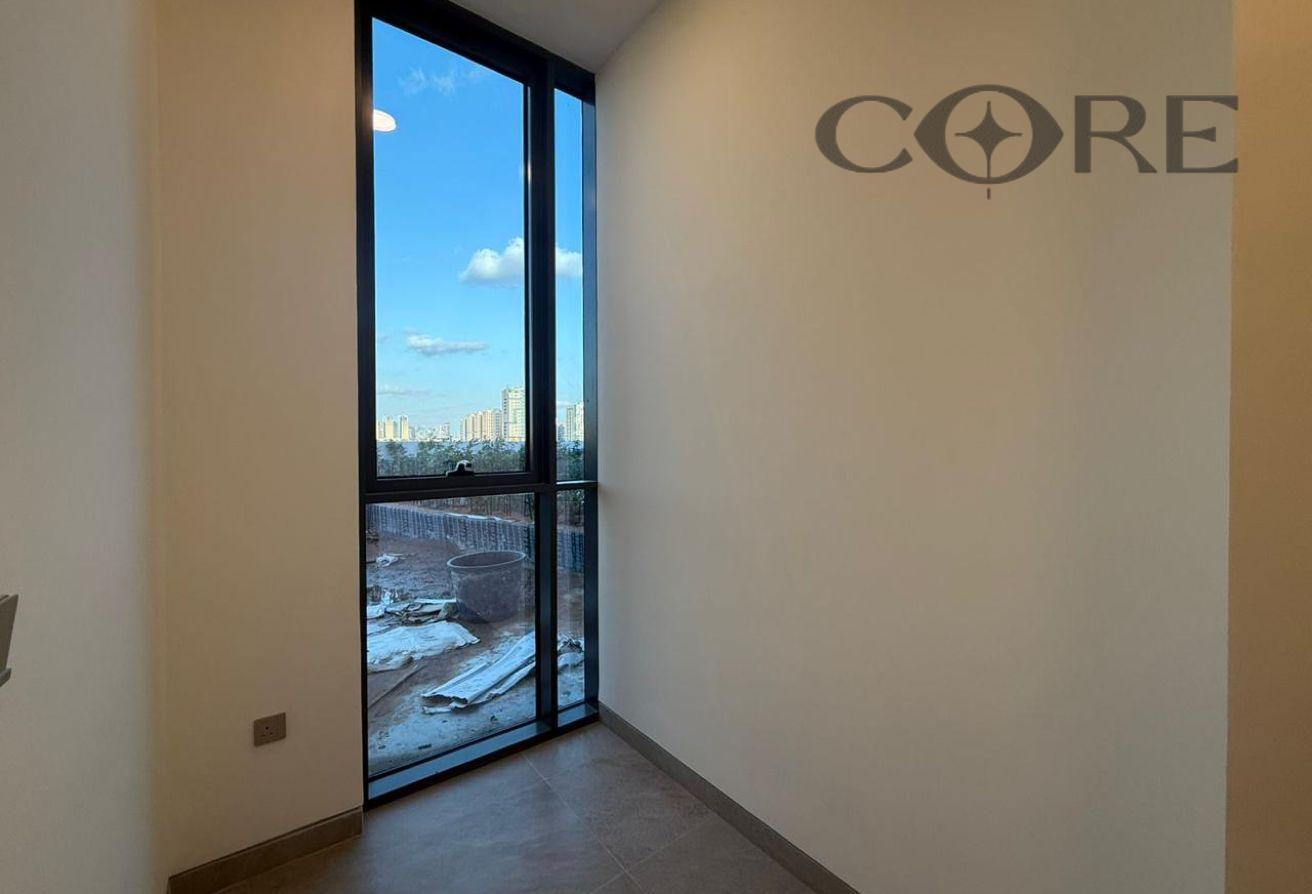 POOL + JGE VIEW | HIGH FLOOR photo 7