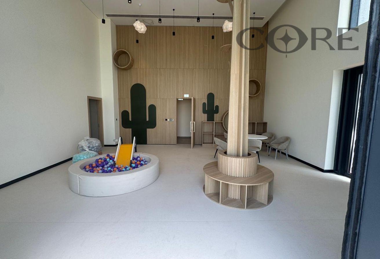 POOL + JGE VIEW | HIGH FLOOR photo 15