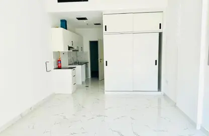 Apartment - Studio - 1 Bathroom for rent in Al Amir Abdullah Building - International City Phase 2 - Al Warsan 4 - Al Warsan - Dubai