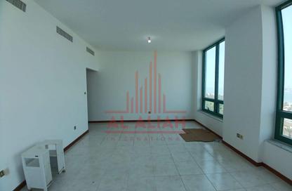 Apartment - 4 - 4 for rent in Al Hana Tower - Al Khalidiya - Abu Dhabi Apartment - 4 - 4 for rent in Al Hana Tower - Al Khalidiya - Abu Dhabi
