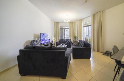 Apartment - 2 Bedrooms - 3 Bathrooms for sale in Mazaya 10B - Queue Point - Liwan - Dubai