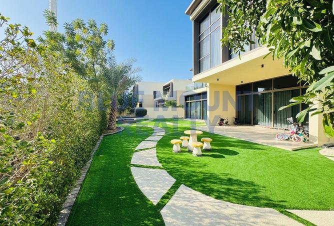 BEST LOCATION | LANDSCAPED | READY TO MOVE — photo 4