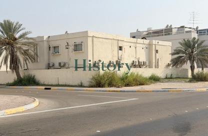Villa - 7 - 7 for sale in Al Manhal - Abu Dhabi