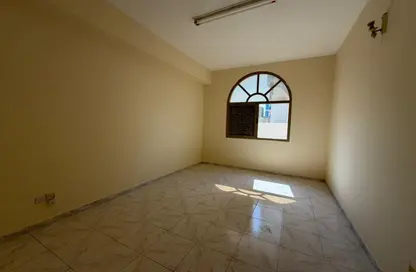 Apartment - 1 Bedroom - 1 Bathroom for rent in Qasimia 10 building - Al Mahatta - Al Qasimia - Sharjah