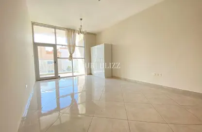 شقة - 1 حمام للايجار في شيماء بريميير - منطقة 15 - قرية جميرا الدائرية - دبي