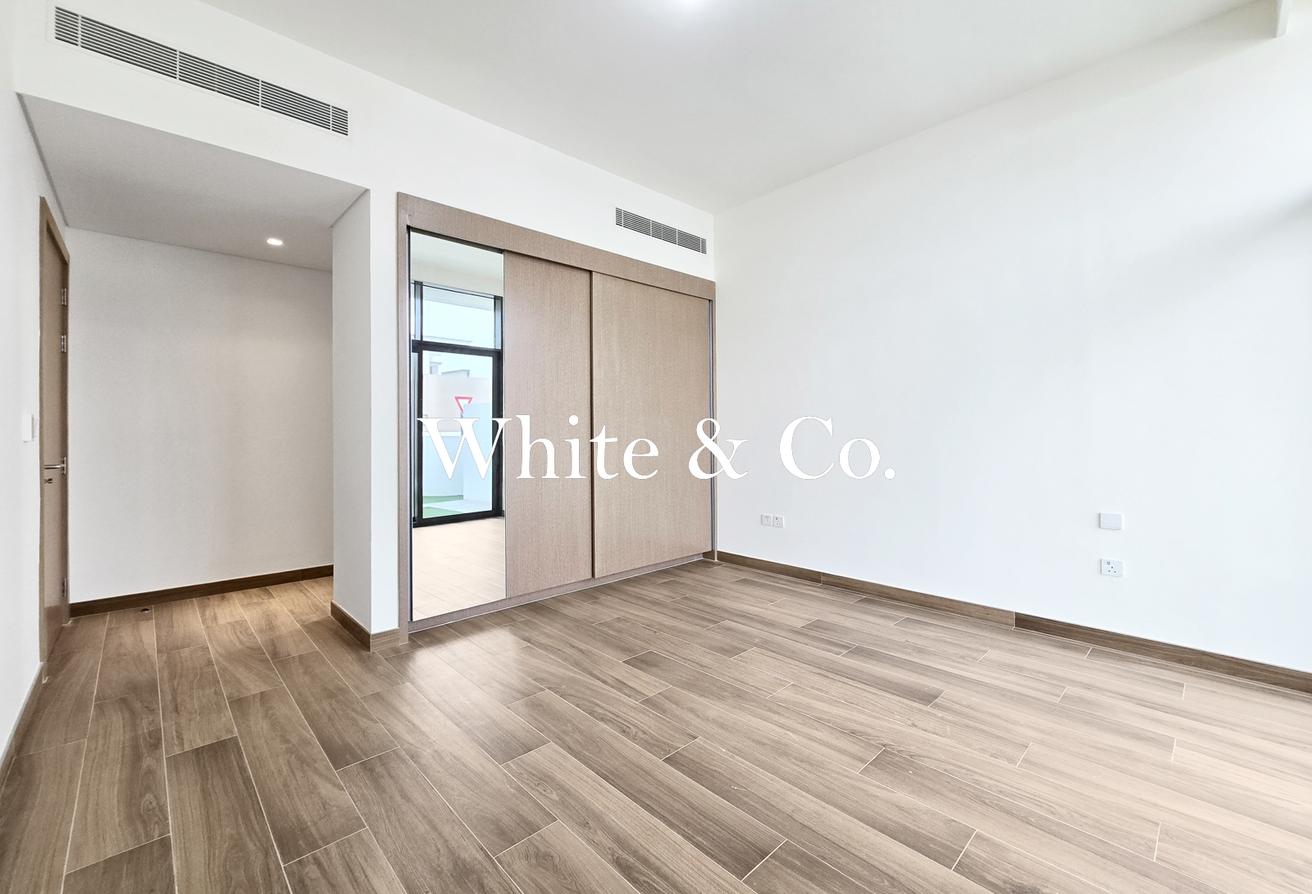 Landscaped | Elevated Plot | Drivers Room photo 6