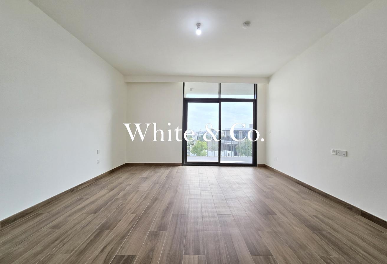 Landscaped | Elevated Plot | Drivers Room photo 12