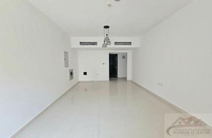 Apartment - 2 Bedrooms - 3 Bathrooms for rent in Muwaileh 29 Building - Muwaileh - Sharjah