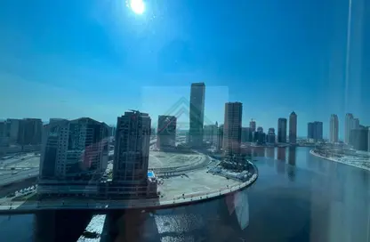 شقة - غرفة نوم - 2 حمامات للايجار في بريفه باي داماك (ايه) - داماك مايسون برايف - الخليج التجاري - دبي