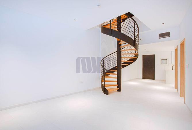 2-bed apartment in Marquise Square Tower — photo 2