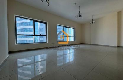 Apartment - 2 Bedrooms - 3 Bathrooms for rent in Sharjah 555 Tower - Al Khan Corniche - Al Khan - Sharjah