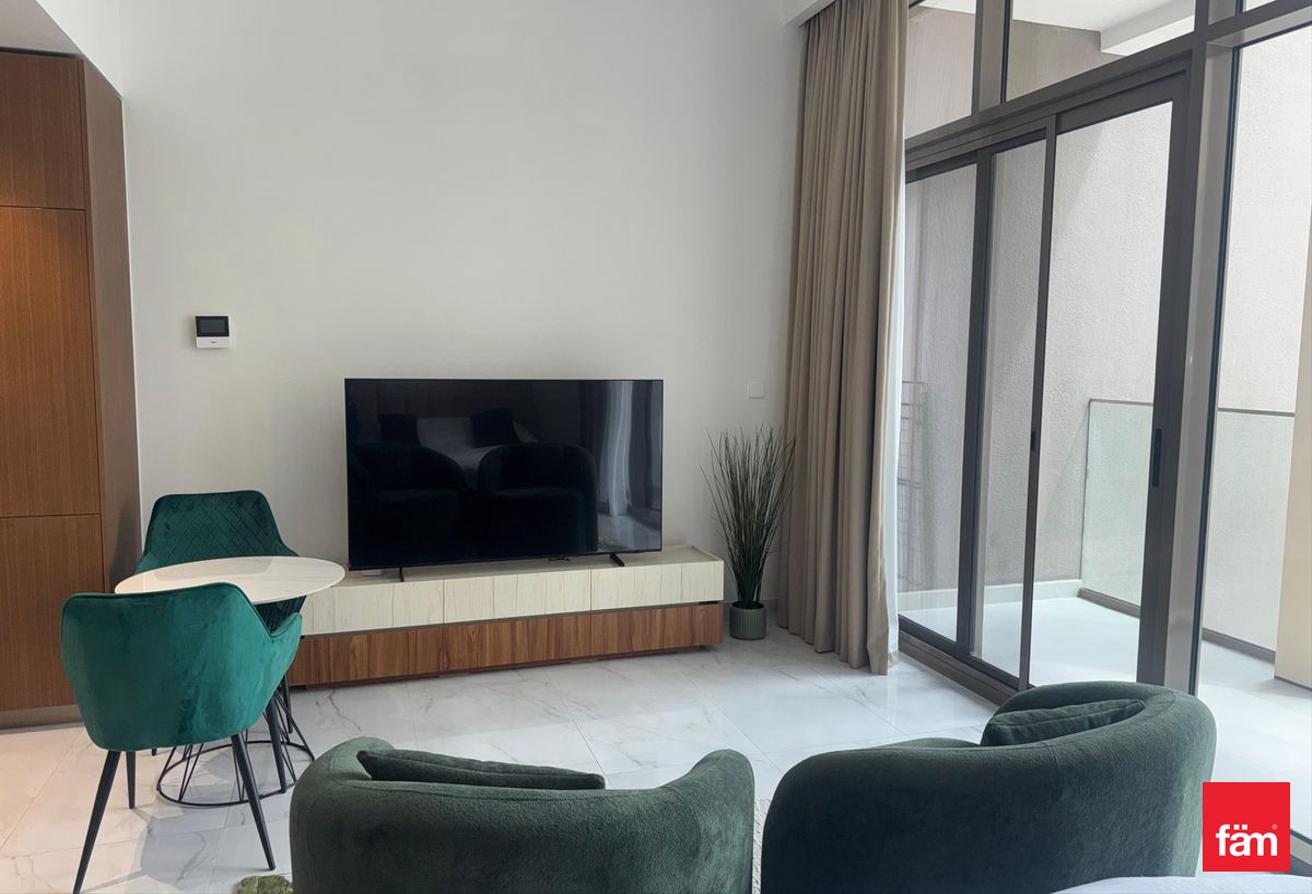 Brand New| Premium furnishing| Vacant photo 8