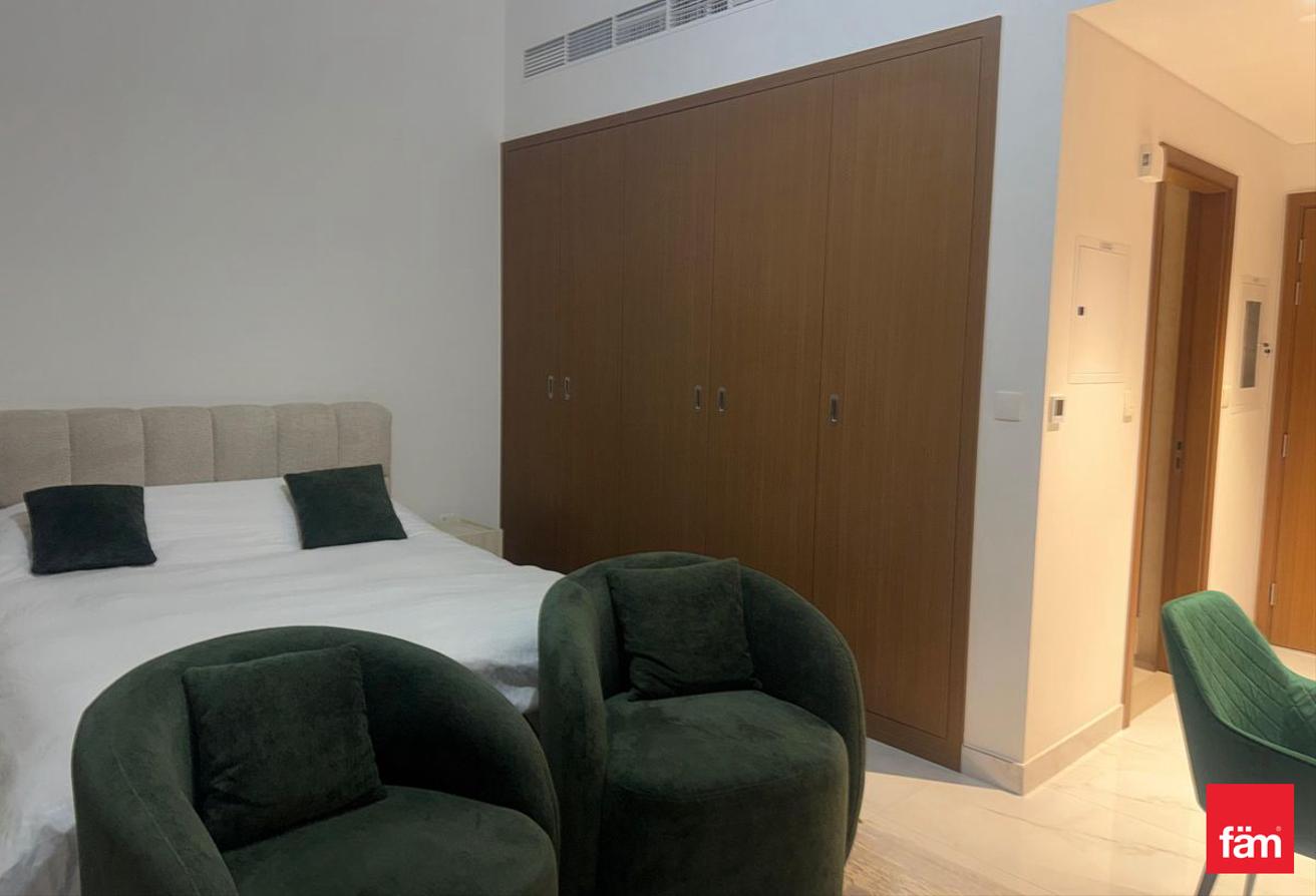 Brand New| Premium furnishing| Vacant photo 6