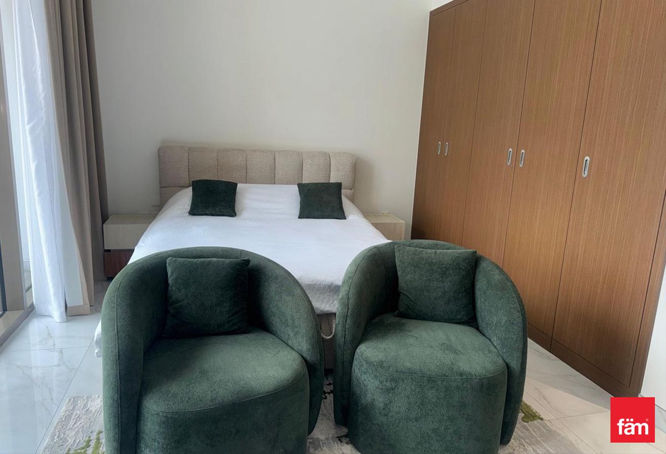 Brand New| Premium furnishing| Vacant photo 3