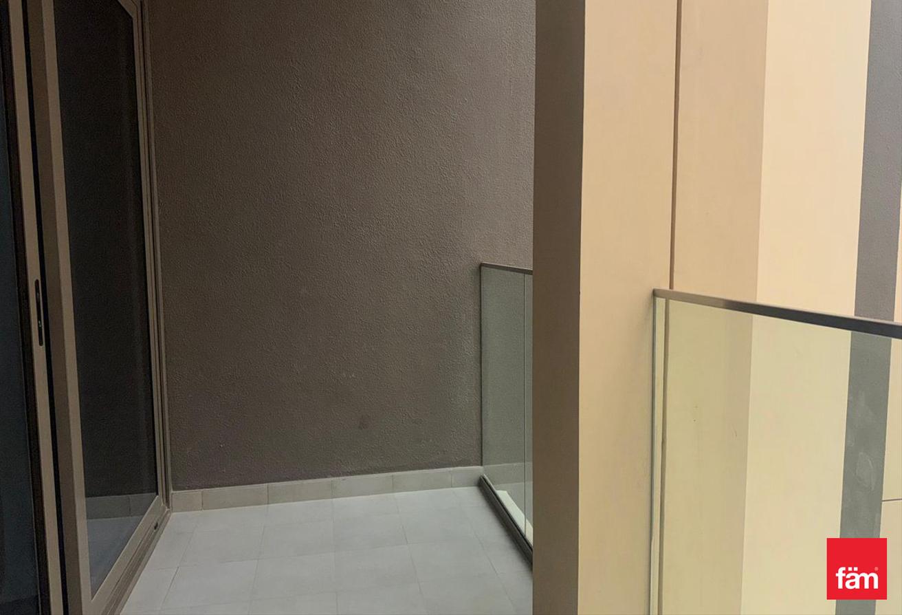 Brand New| Premium furnishing| Vacant photo 9