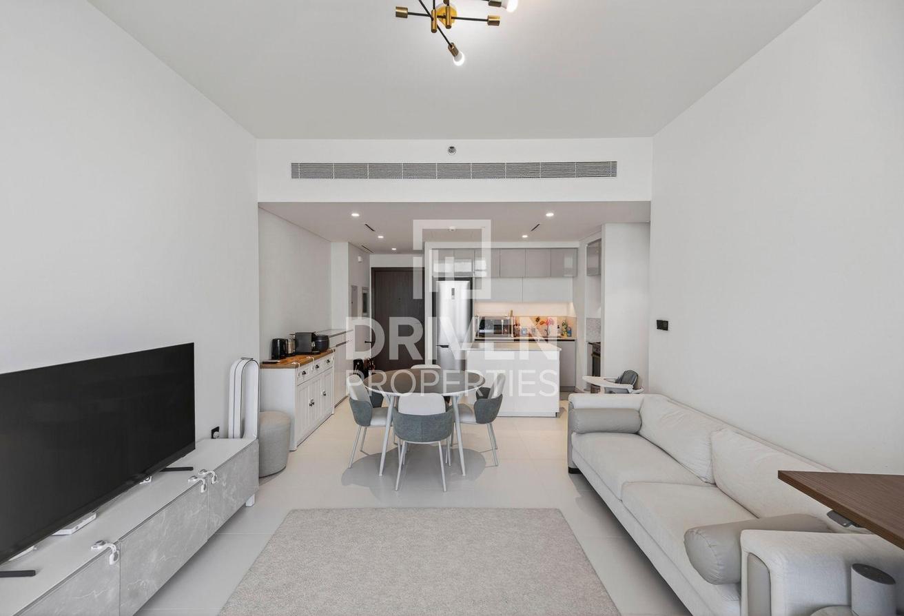 View Anytime | High Floor | Palm View | Furnished photo 6