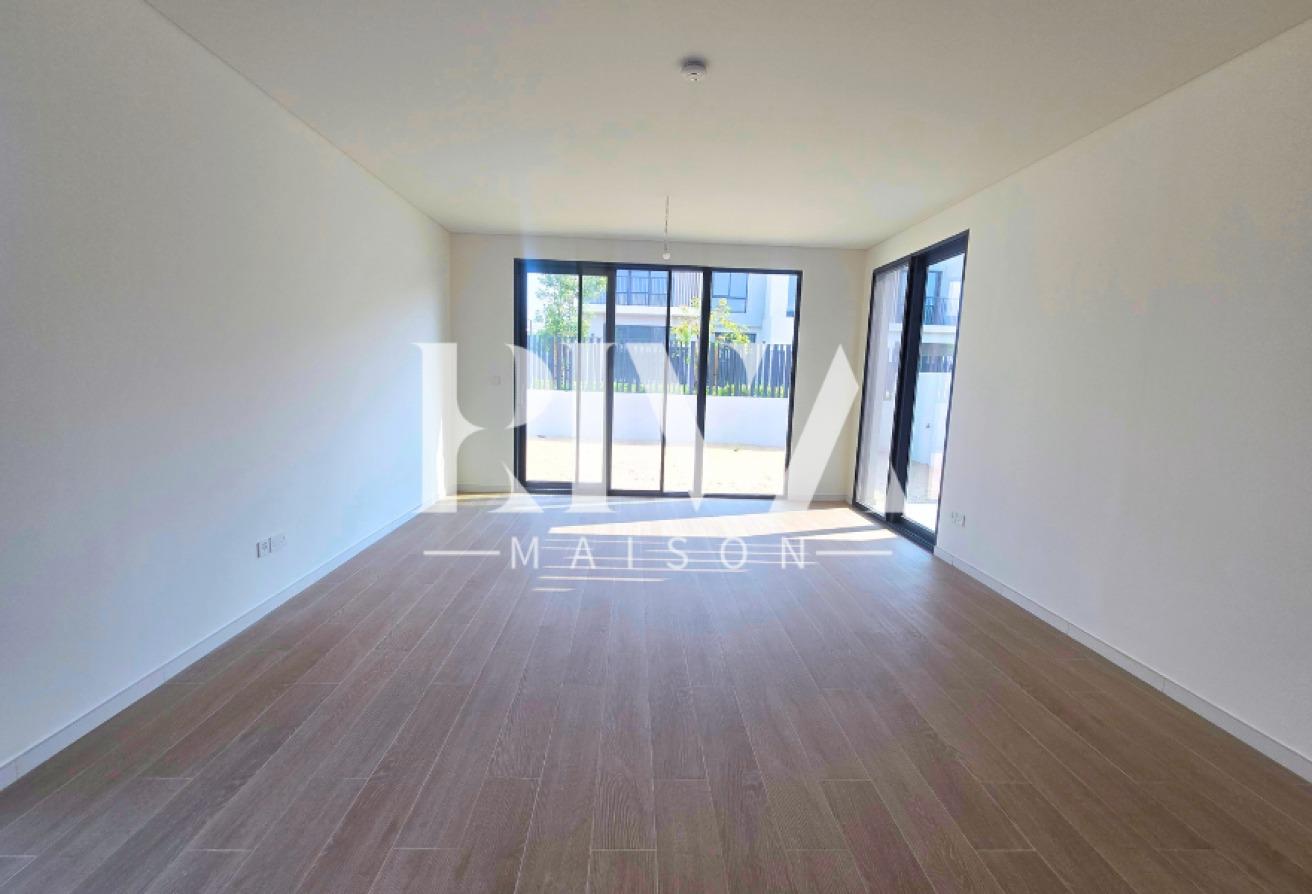 Prime Location | Corner Plot | Single Row | Park photo 5