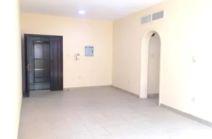 Apartment - 1 Bedroom - 1 Bathroom for rent in Tourist Club Area - Abu Dhabi