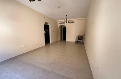 شقة - 3 غرف نوم - 3 حمامات للايجار في مجمع مويلح - تجارية مويلح - الشارقة