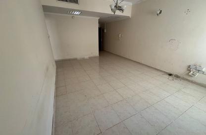 Apartment - 1 - 2 for rent in Lake Tower - Al Majaz 1 - Al Majaz - Sharjah