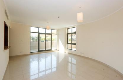 Apartment - 2 Bedrooms - 3 Bathrooms for rent in The Links West Tower - The Links - The Views - Dubai