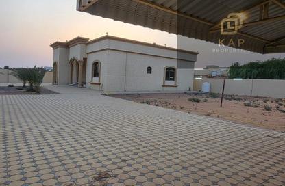 Villa - 4 Bedrooms - 5 Bathrooms for rent in Al Riffa - Ras Al Khaimah