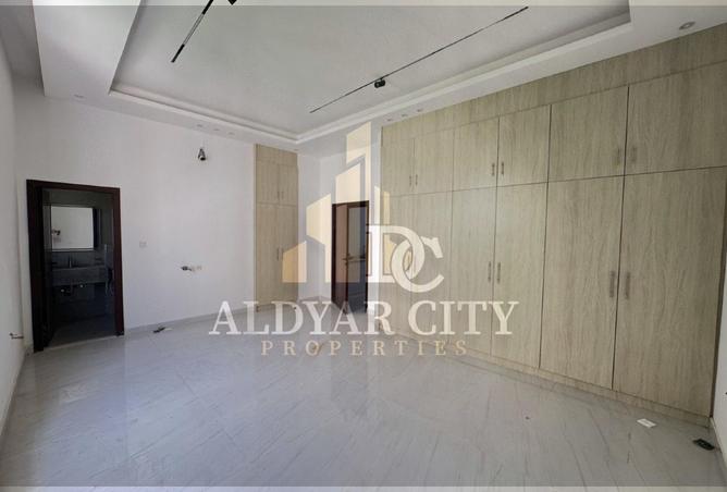 100402878 - Property Image 2
