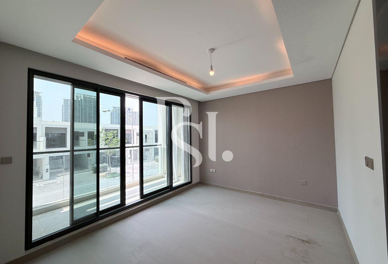 Brand New | Corner Unit | Single Row photo 10