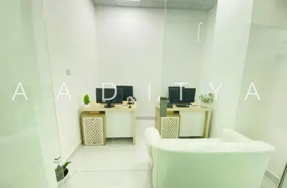 مكتب - غرفة نوم - 1 حمام للايجار في ريد اڤينيو - منطقة القرهود - دبي